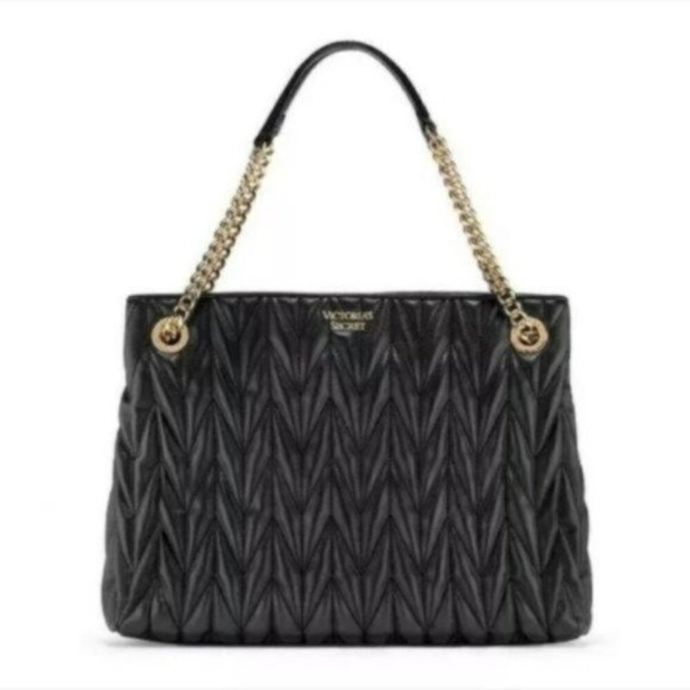 NWT Victoria's Secret Chevron Quilt Shoulder Bag - Picture 2 of 4